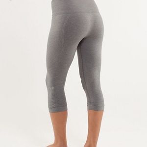 Lululemon Flow and Go size 8 crops